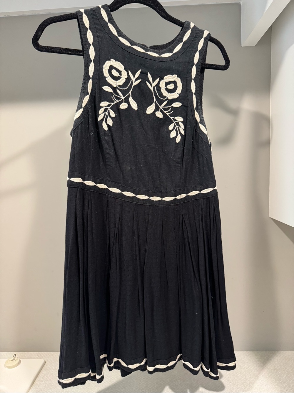 Free People Black Sleeveless Embroidered Swing Dress - Black